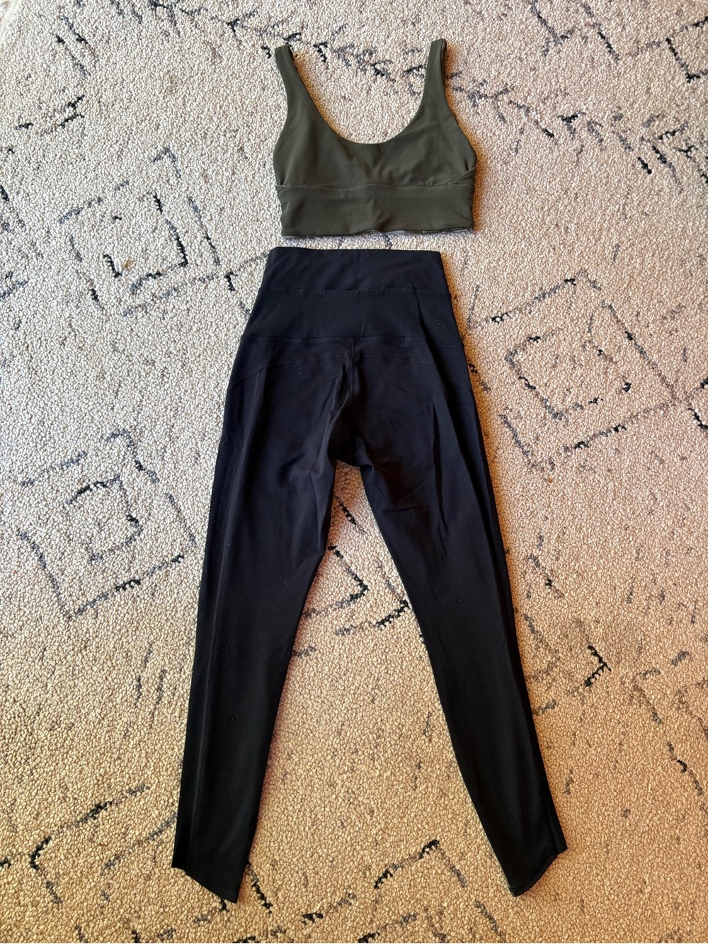 Lululemon set sz 4 vintage EuC - Picture 7 of 8